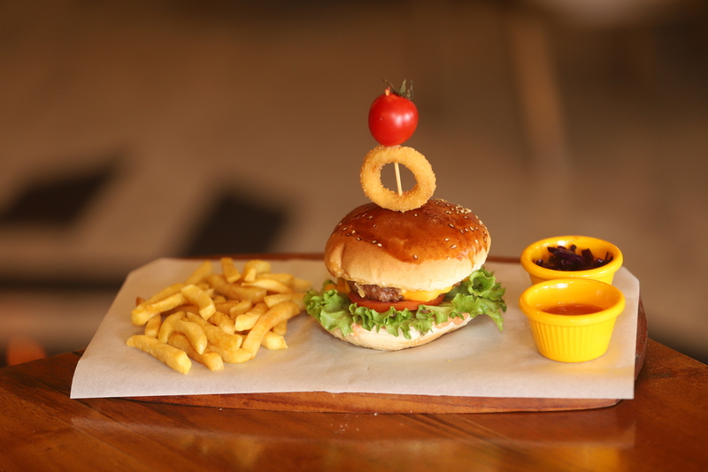 CHEESE BURGER