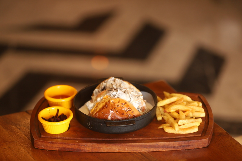 MANTAR SOSLU BURGER